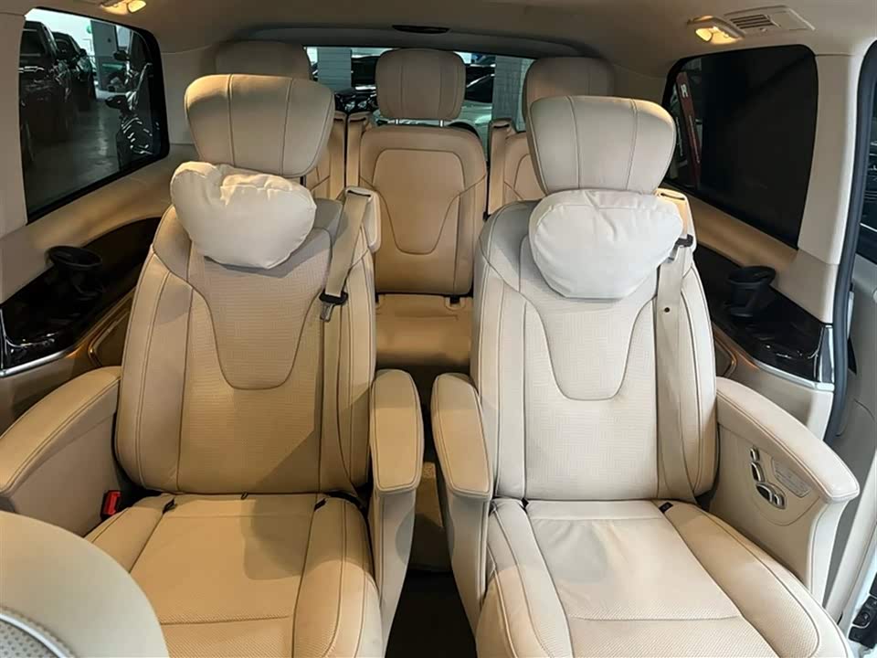 Mercedes-Benz V-class