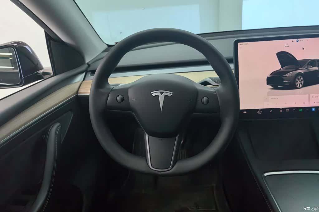 Tesla Model Y, 2022 15