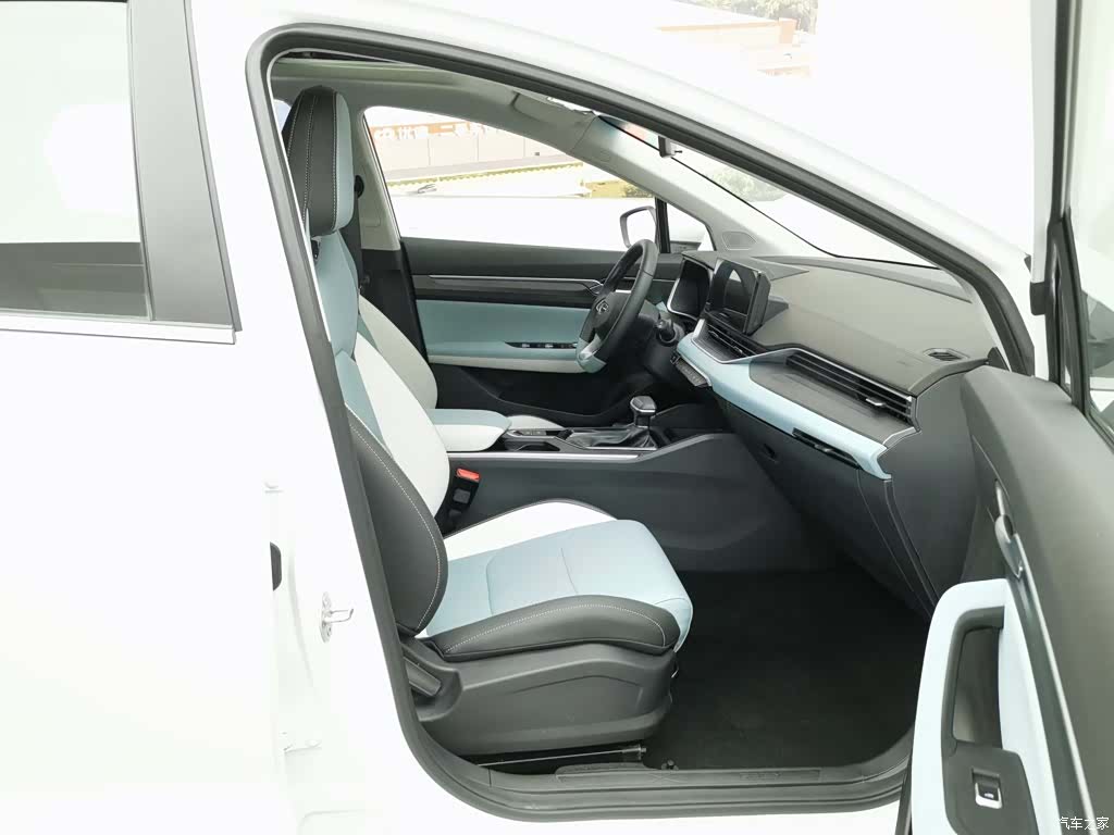 Geely Emgrand, 2023 23