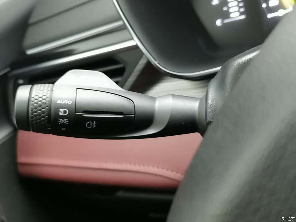 Geely Boyue, 2022 21