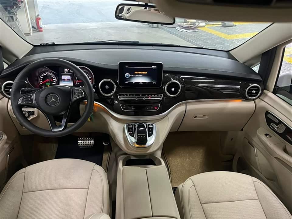 Mercedes-Benz V-class