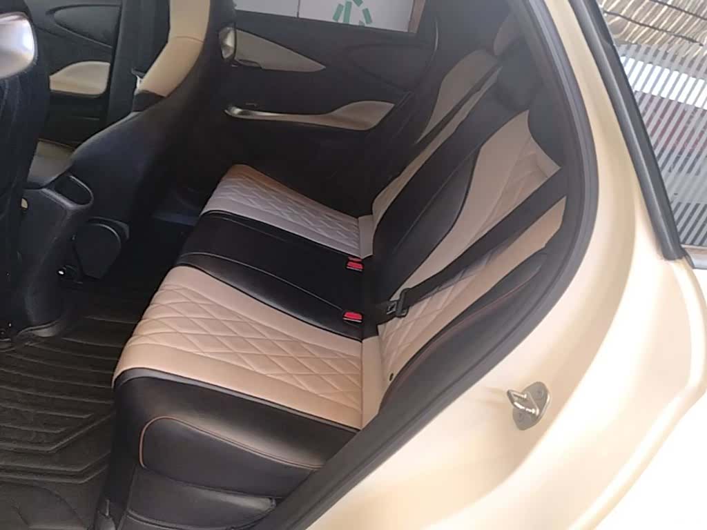 BYD Dolphin, 2022 17