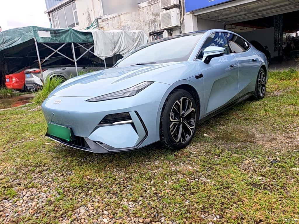 Geely E8, 2025 2