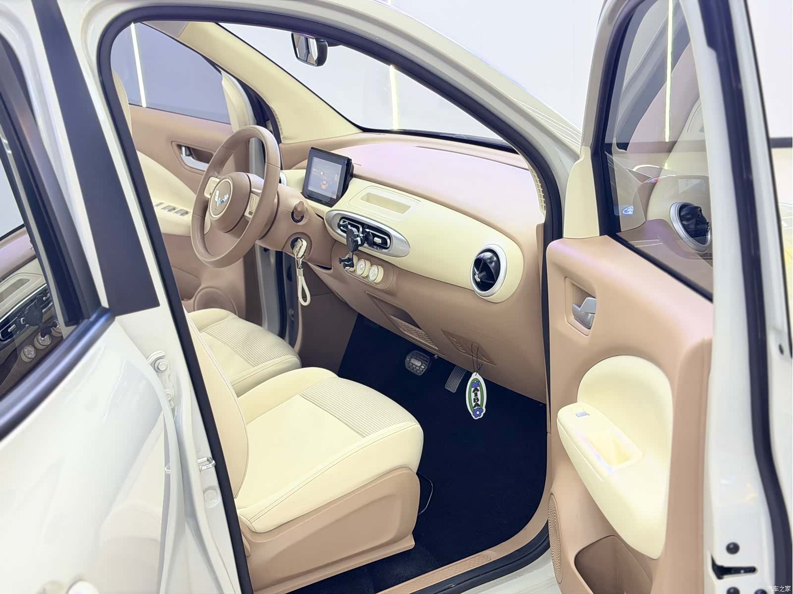 Wuling MINIEV, 2025 4