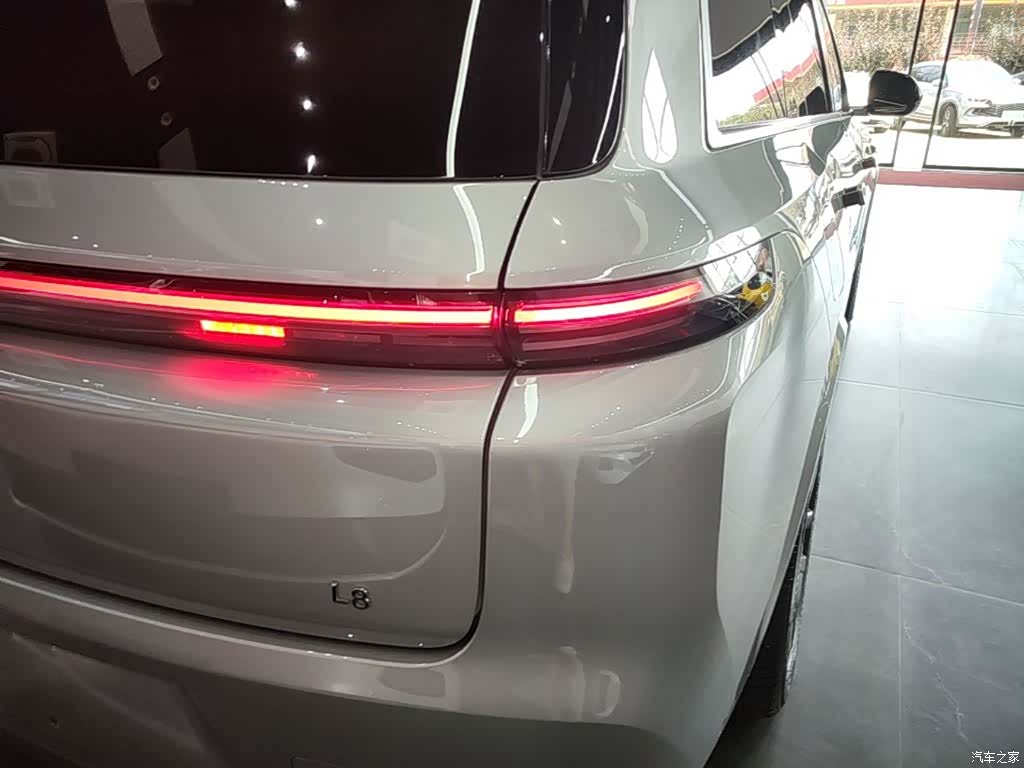 Li Auto L8, 2022 8