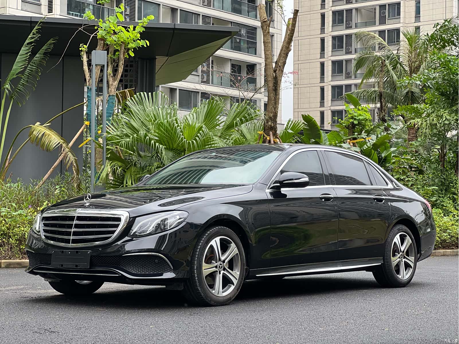 Mercedes-Benz E-Class, 2017 1