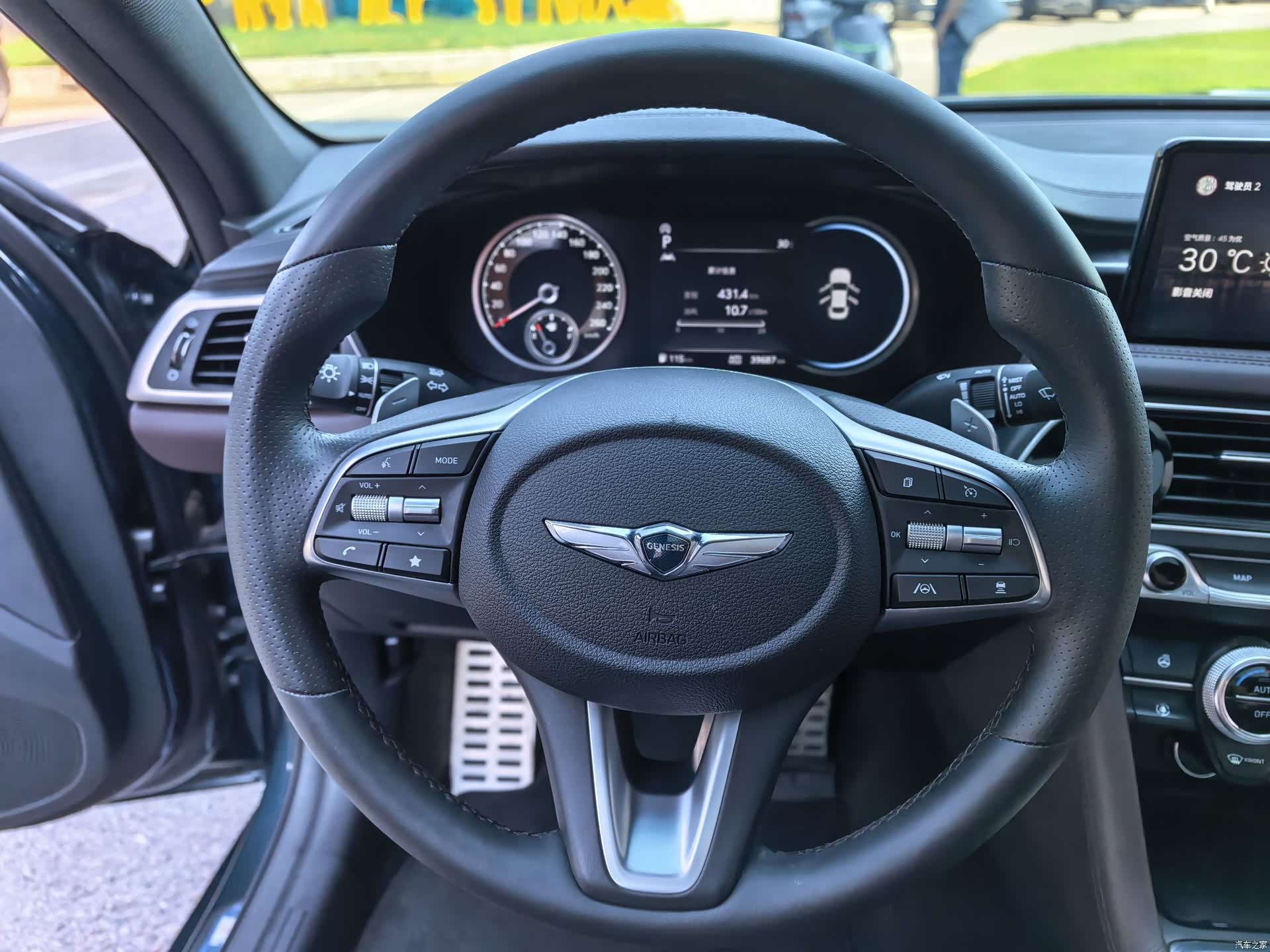 Genesis G70, 2022 11