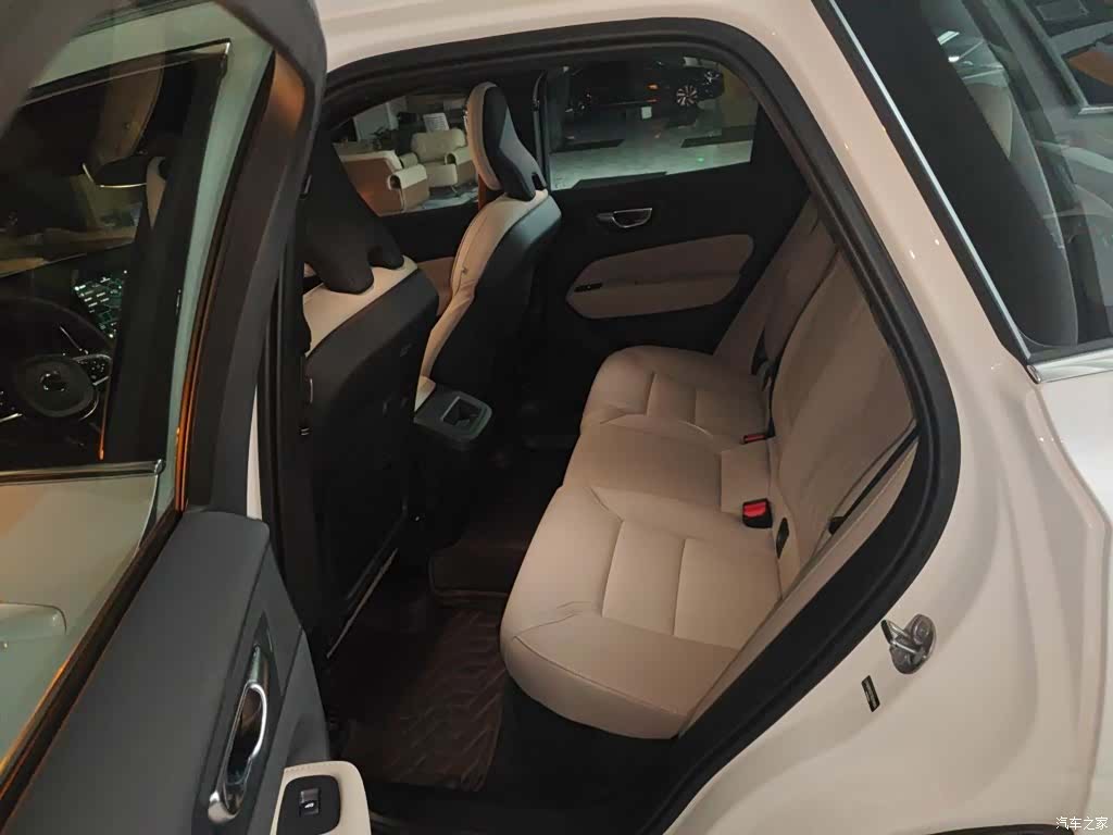 Volvo XC60, 2025 13