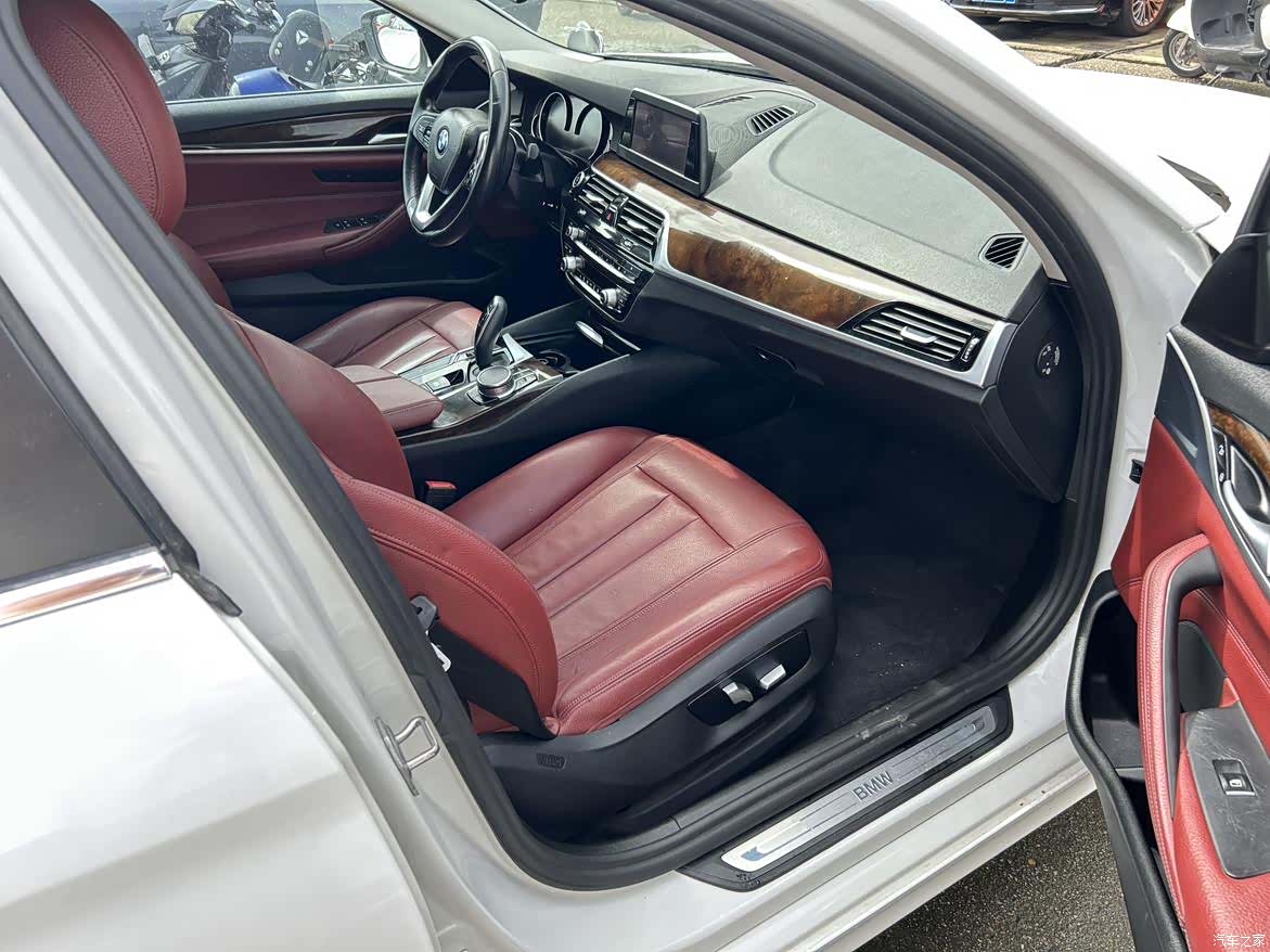 BMW 5 Series, 2018 10
