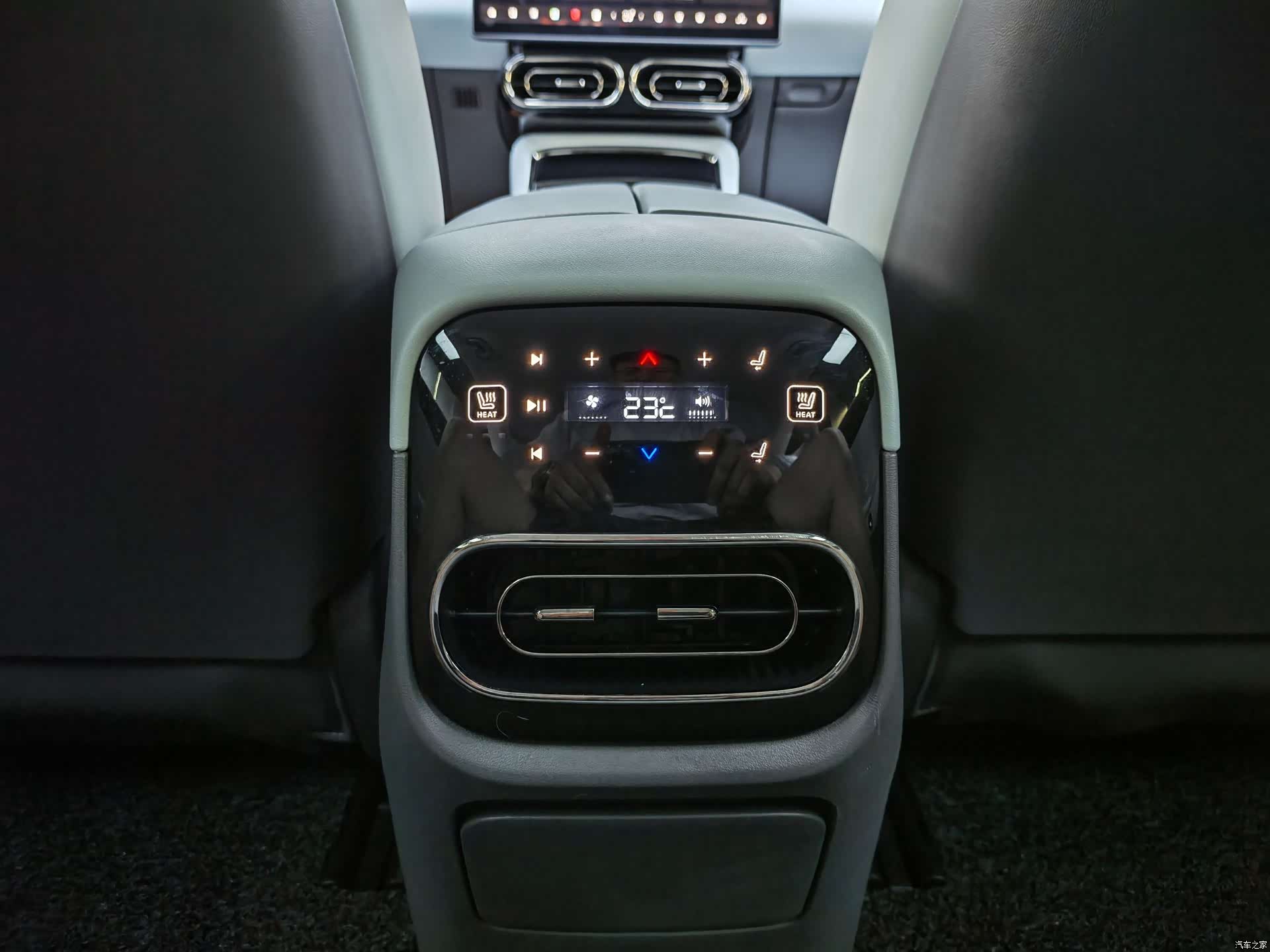 Leapmotor C01, 2024 13