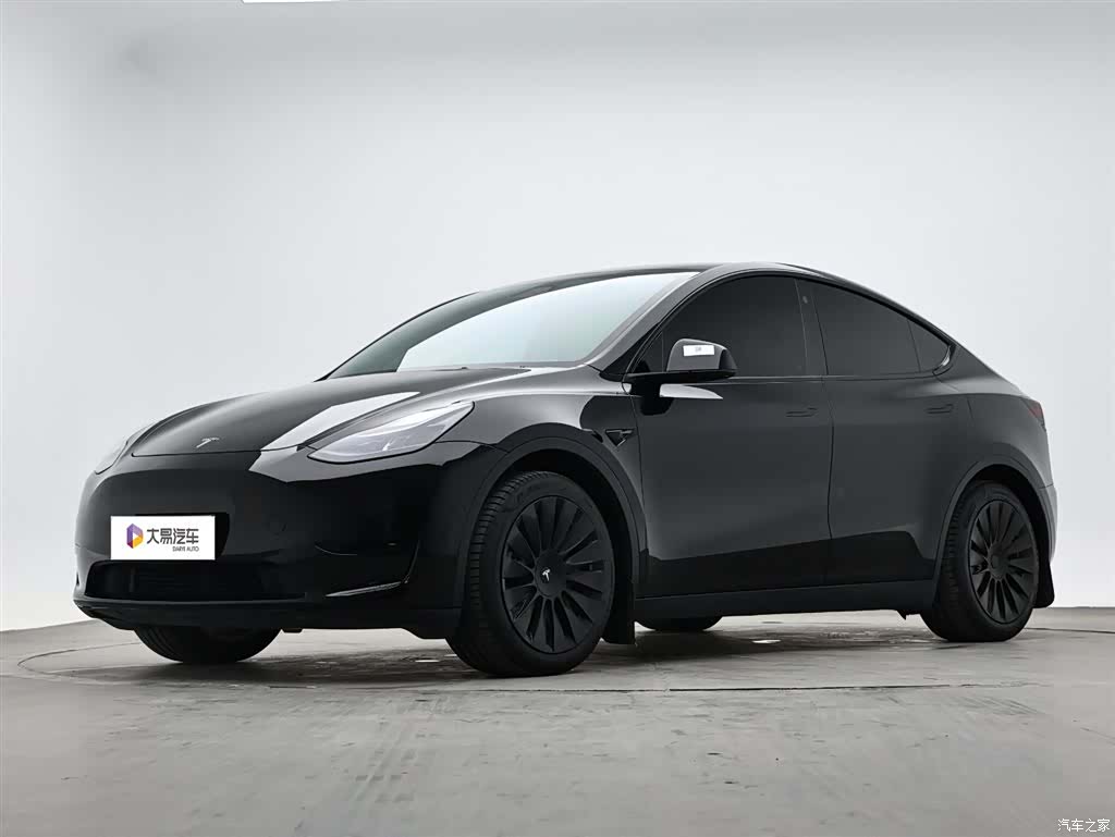 Tesla Model Y, 2023 1