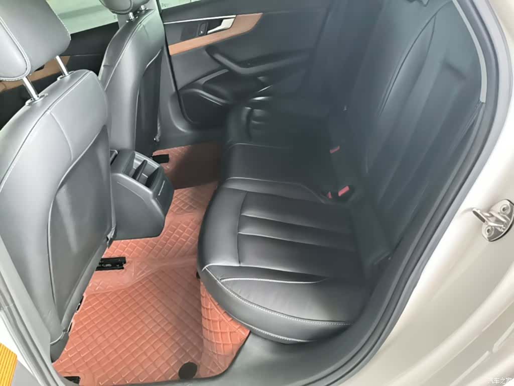 Audi A4L, 2019 17