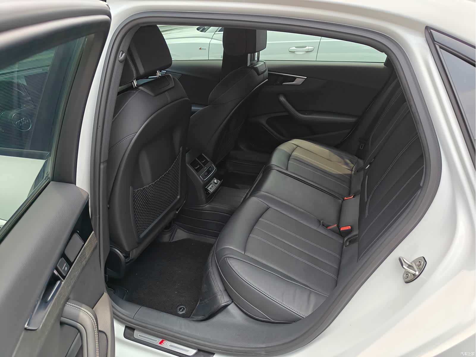 Audi A4L, 2023 7