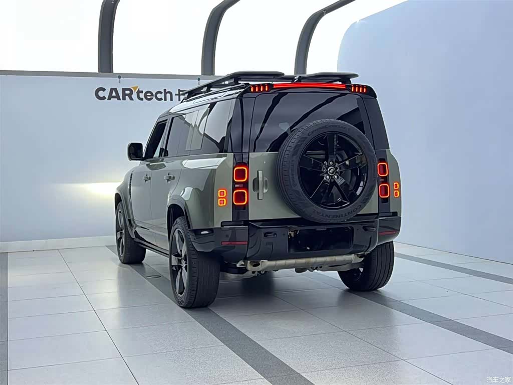 Land Rover Defender, 2025 все фото