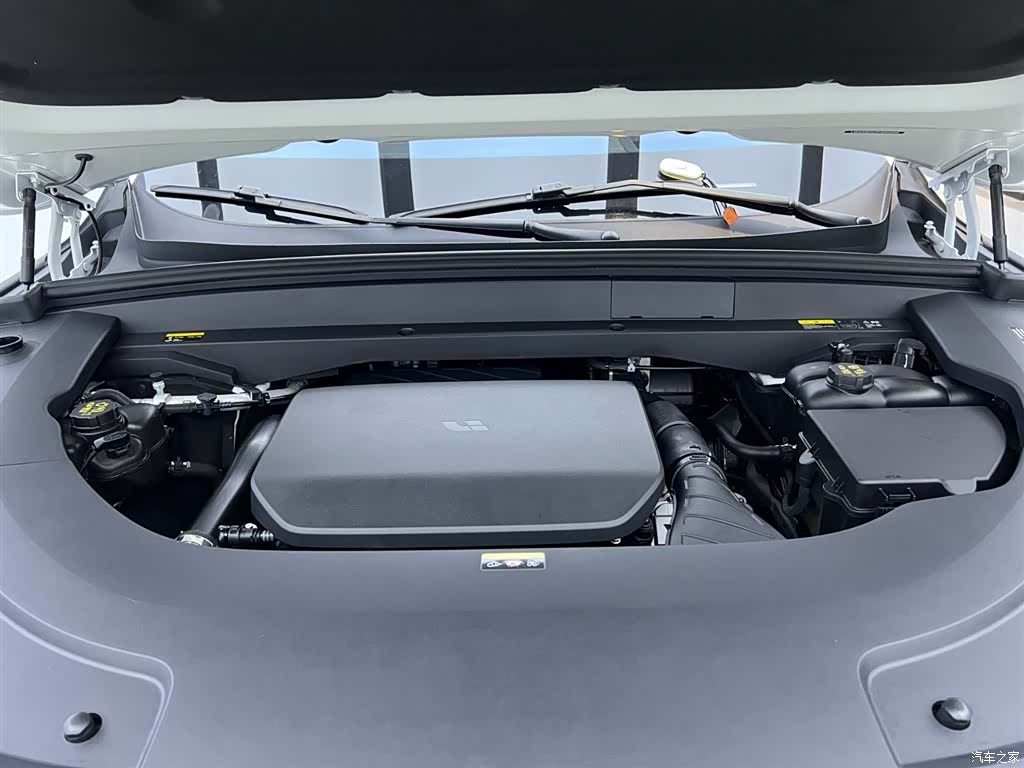 Li Auto L7, 2023 все фото