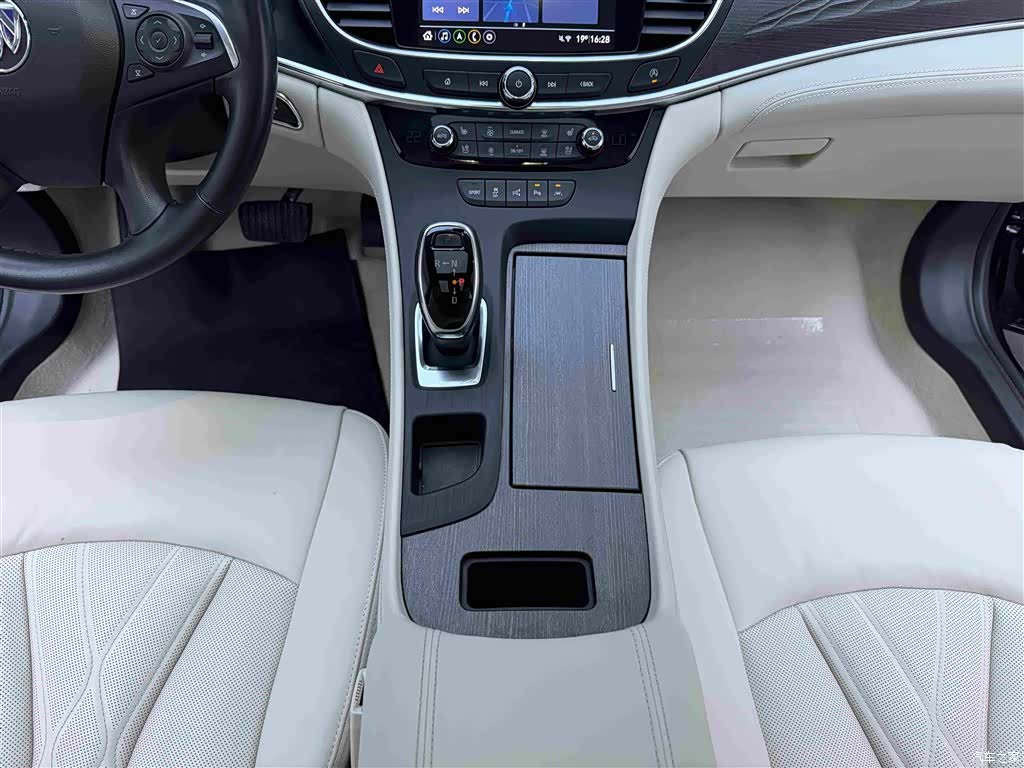 Buick LaCrosse, 2022 14