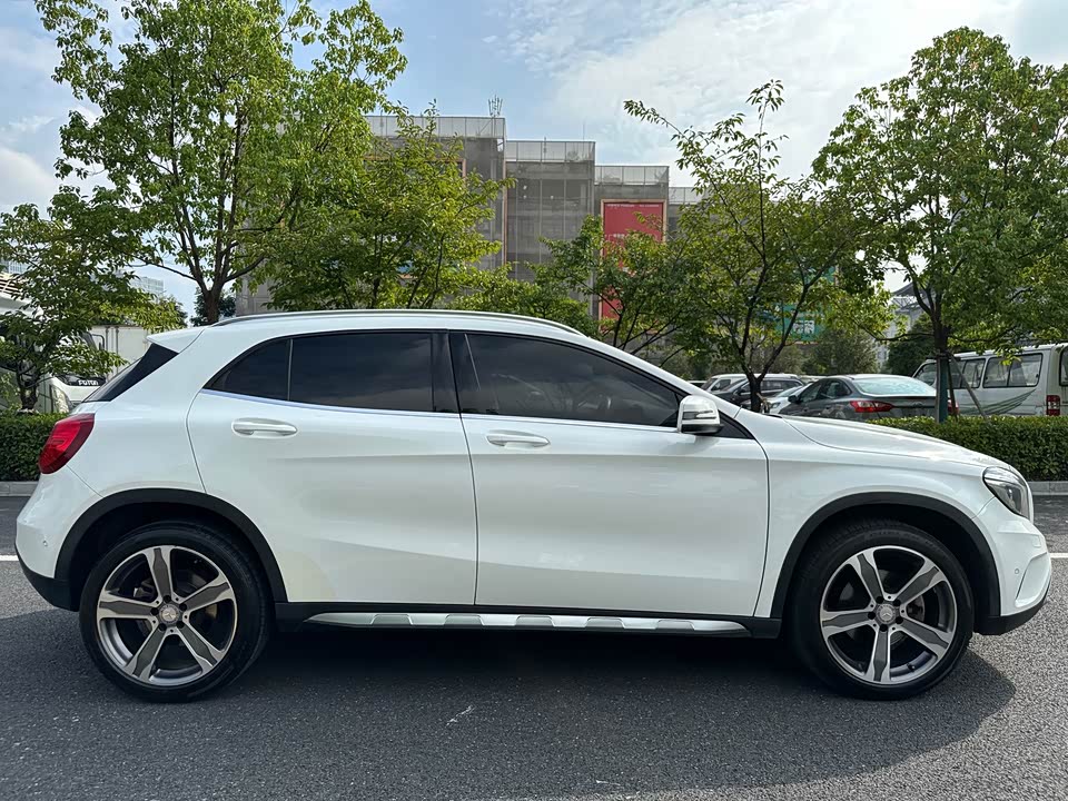 Mercedes-Benz GLA