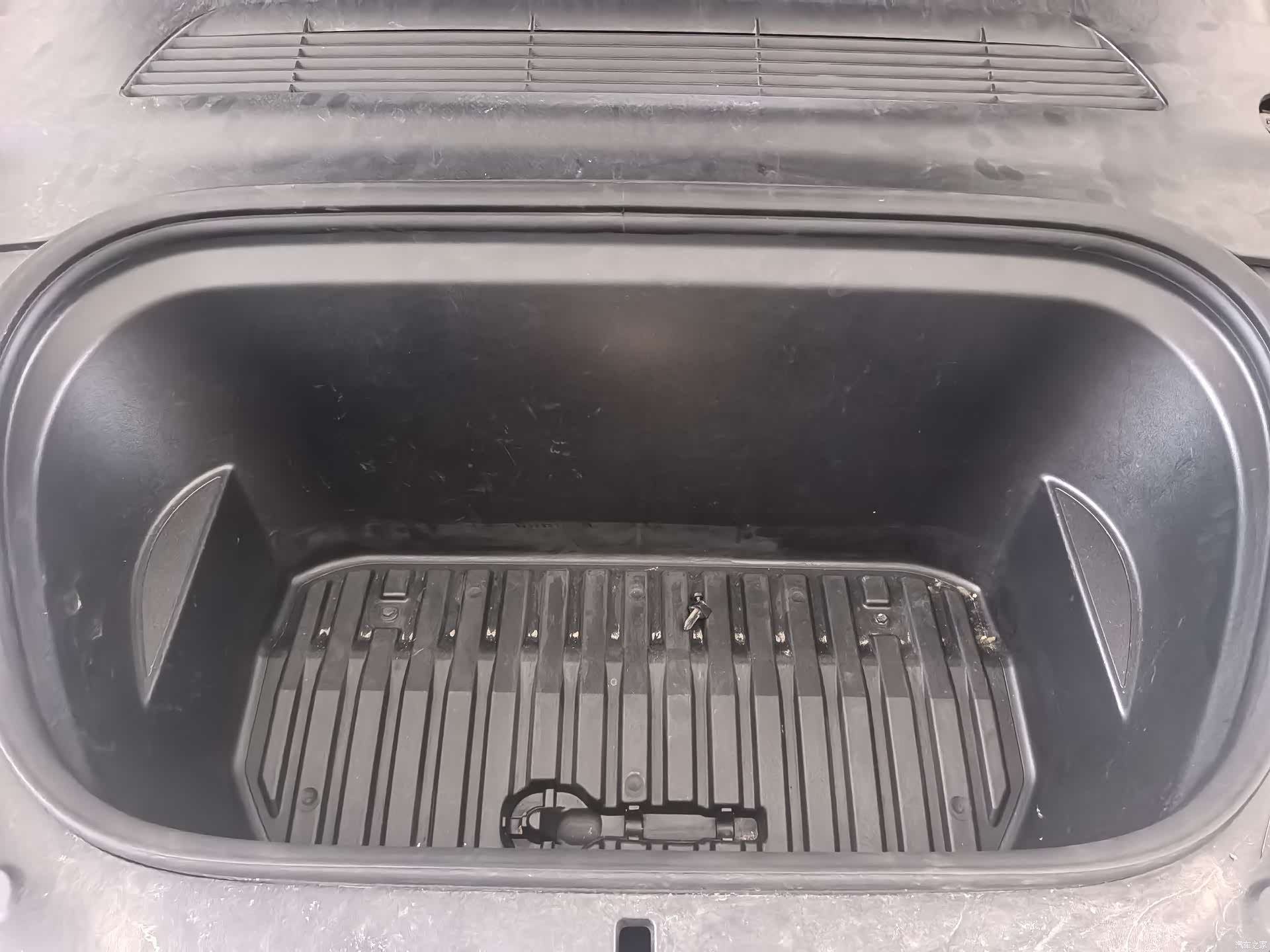 Tesla Model Y, 2022 23