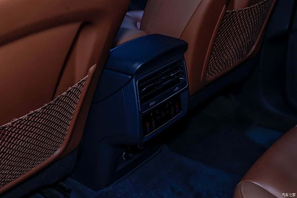 Audi Q7, 2020 11