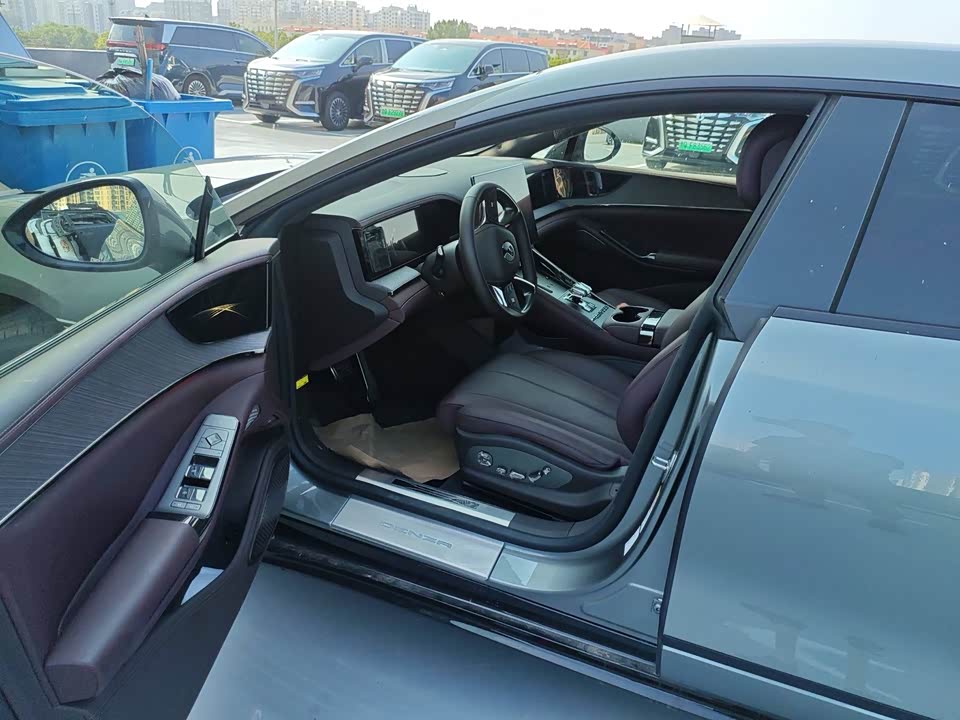 Denza Z9GT Denza Z9GT