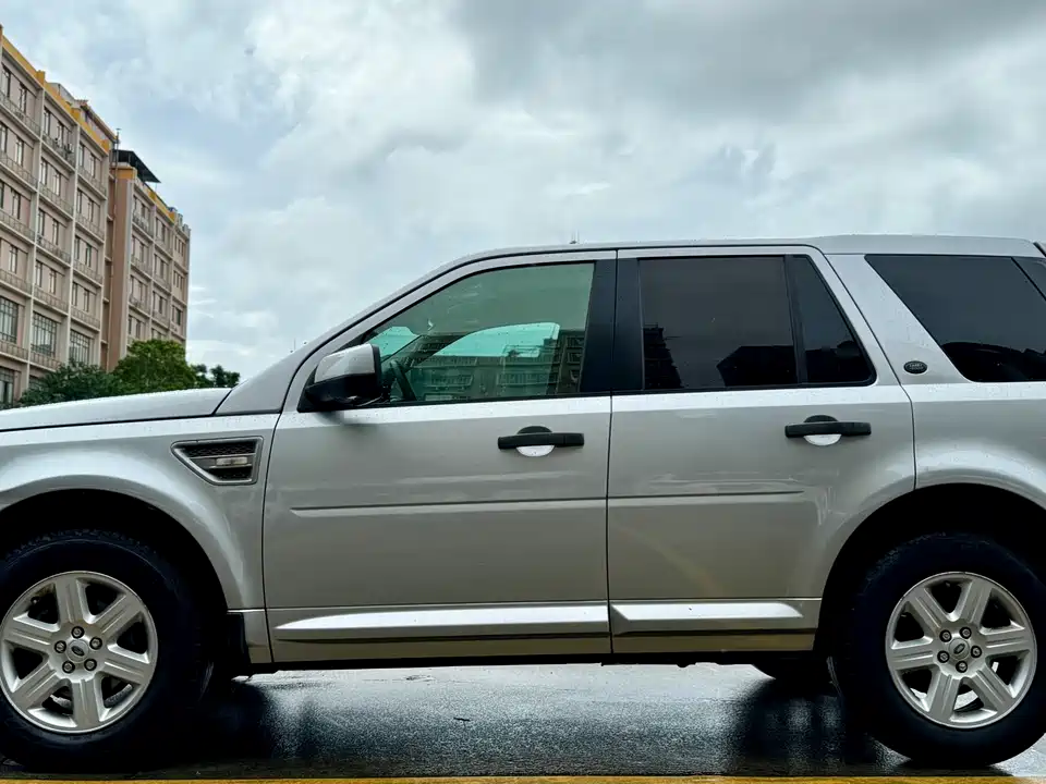 Land Rover Freelander 2