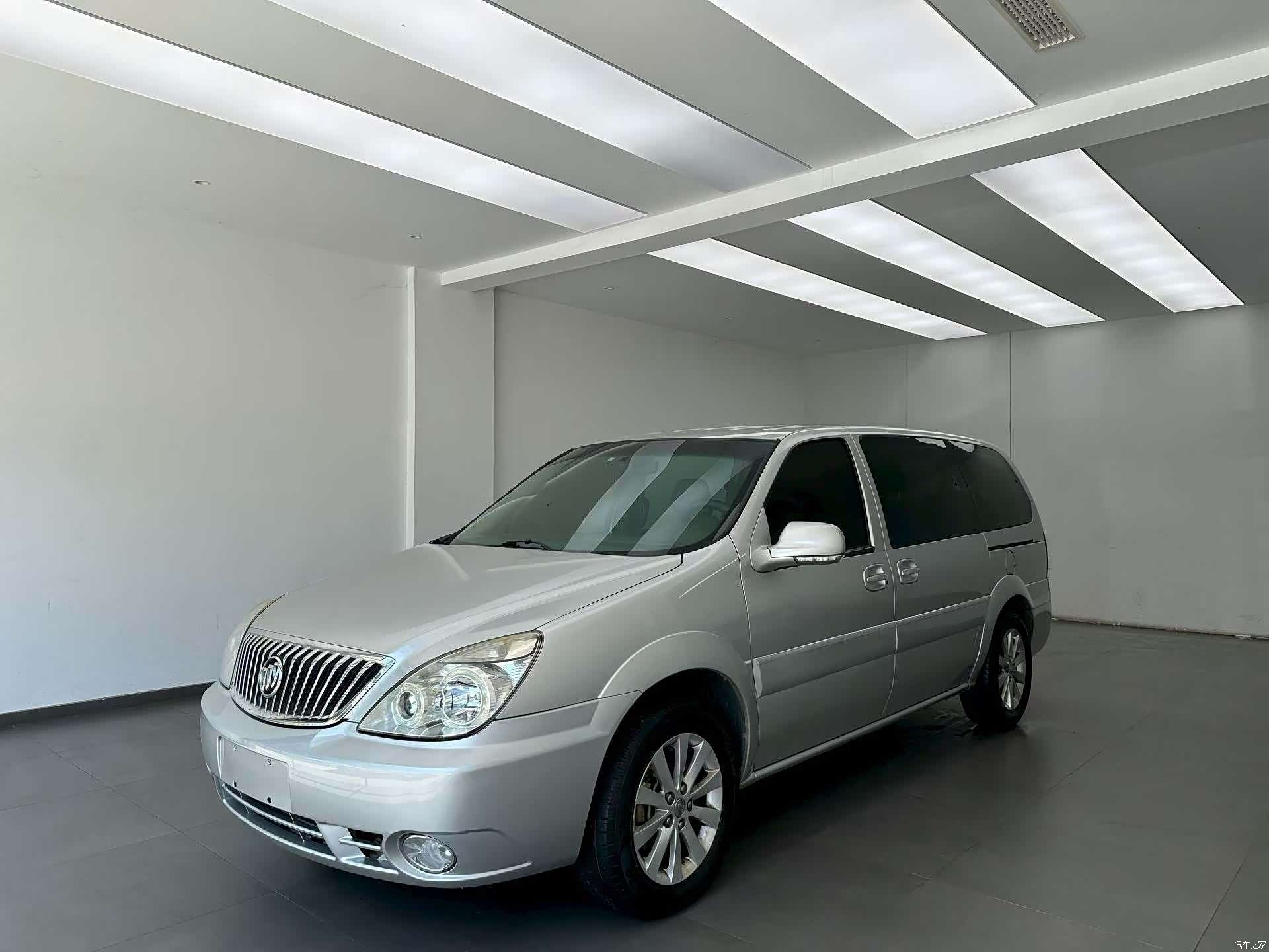 Buick GL8, 2016 1