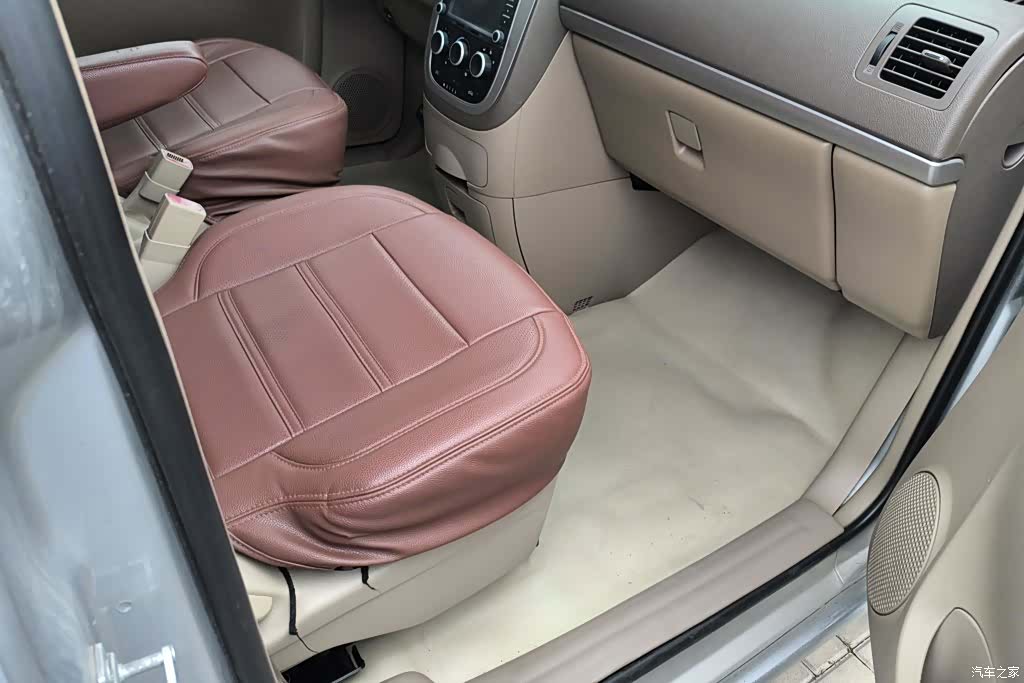 Buick GL8, 2016 8