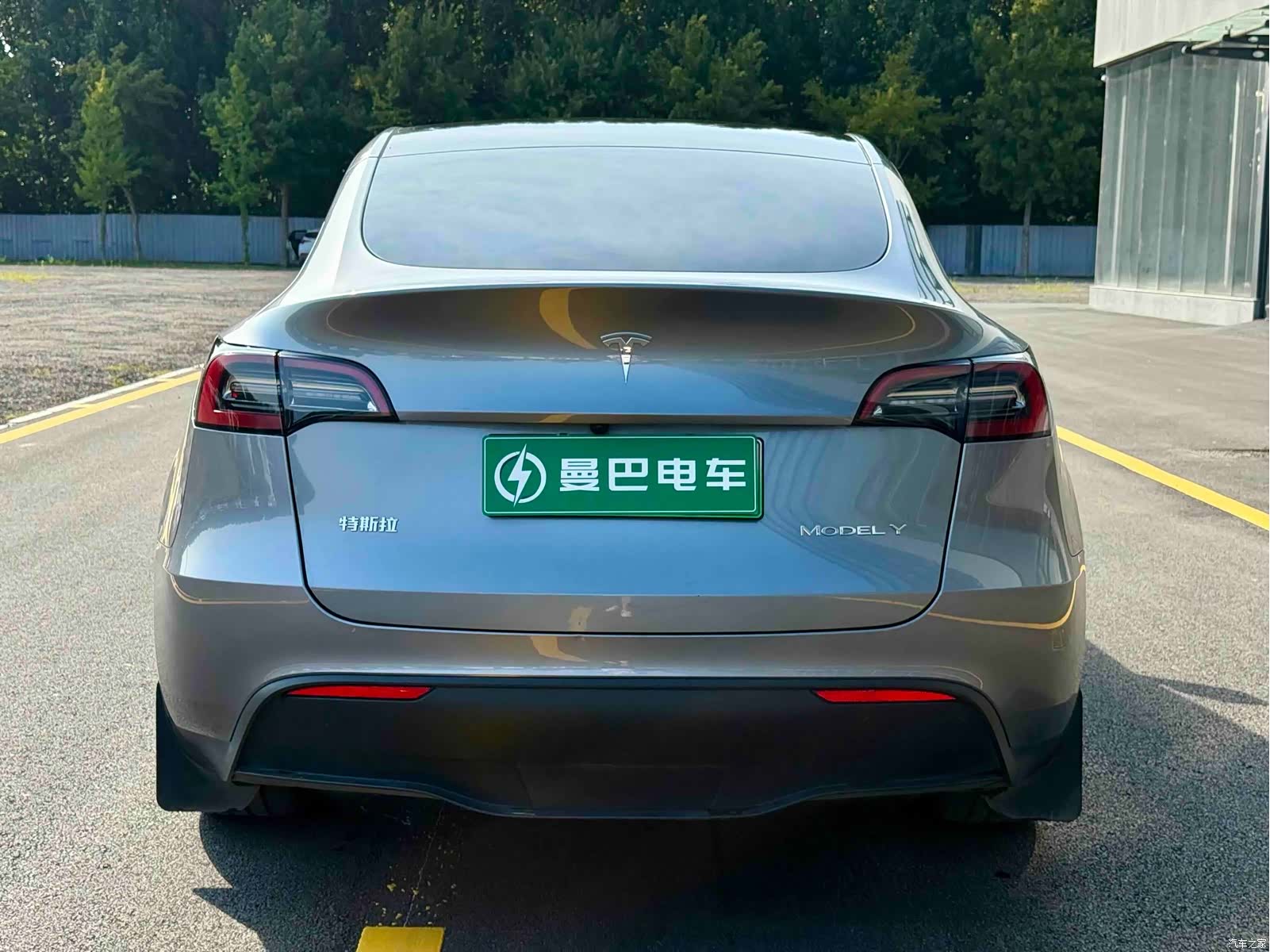 Tesla Model Y, 2024 6