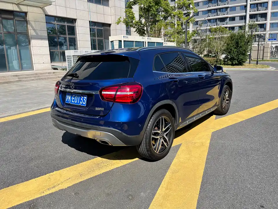 Mercedes-Benz GLA