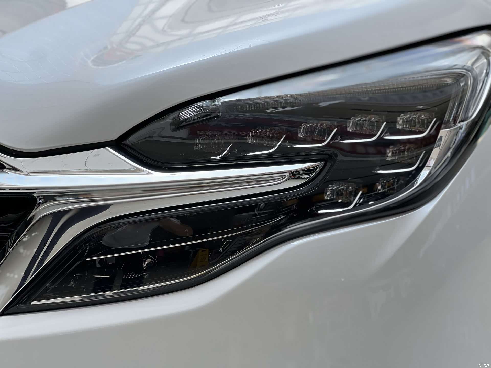 Buick GL8, 2021 3