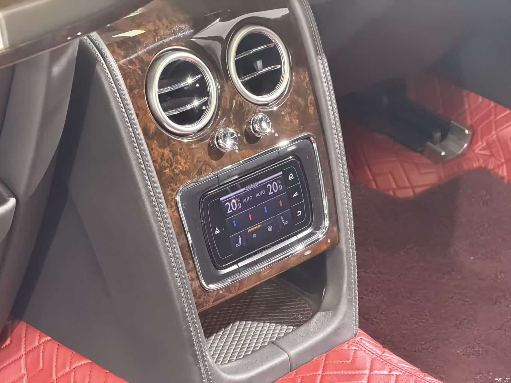 Bentley Flying Spur, 2017 7