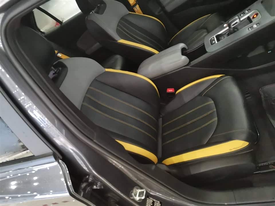 Trumpchi Shadow Leopard