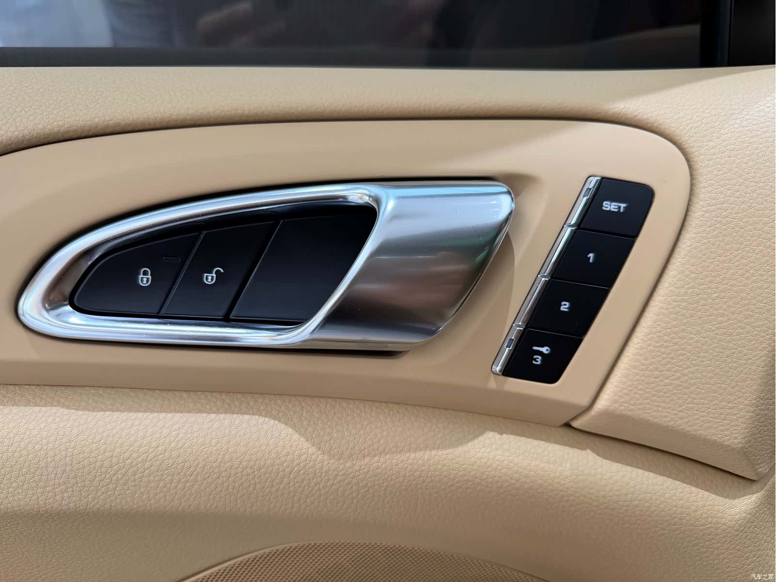 Porsche Cayenne, 2013 11