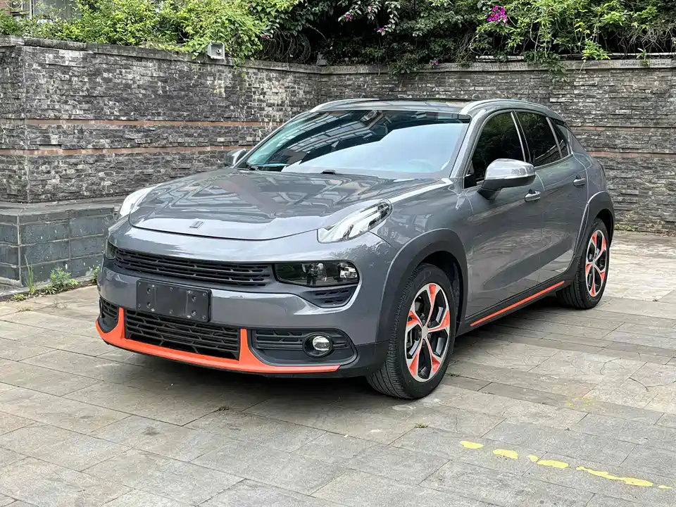Lynk & Co 02