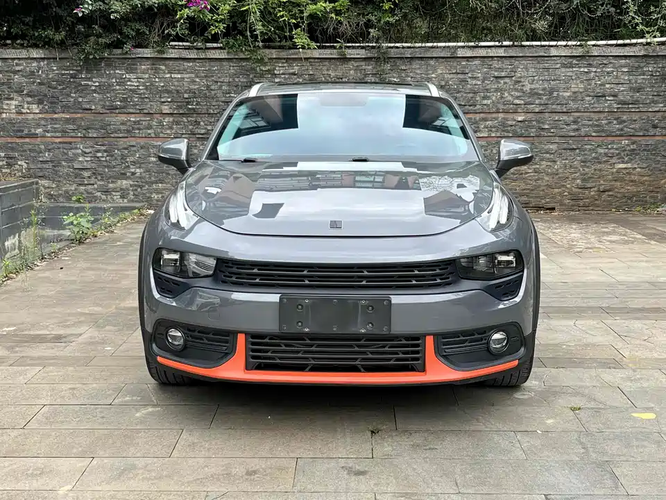 Lynk & Co 02