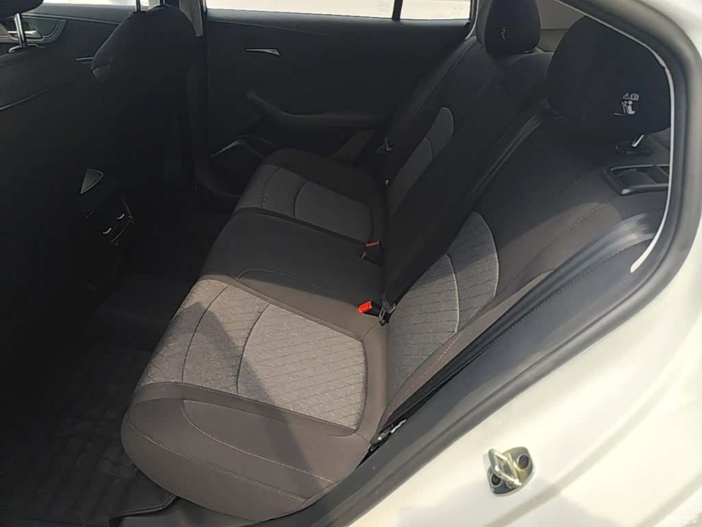 Roewe i5, 2025 17