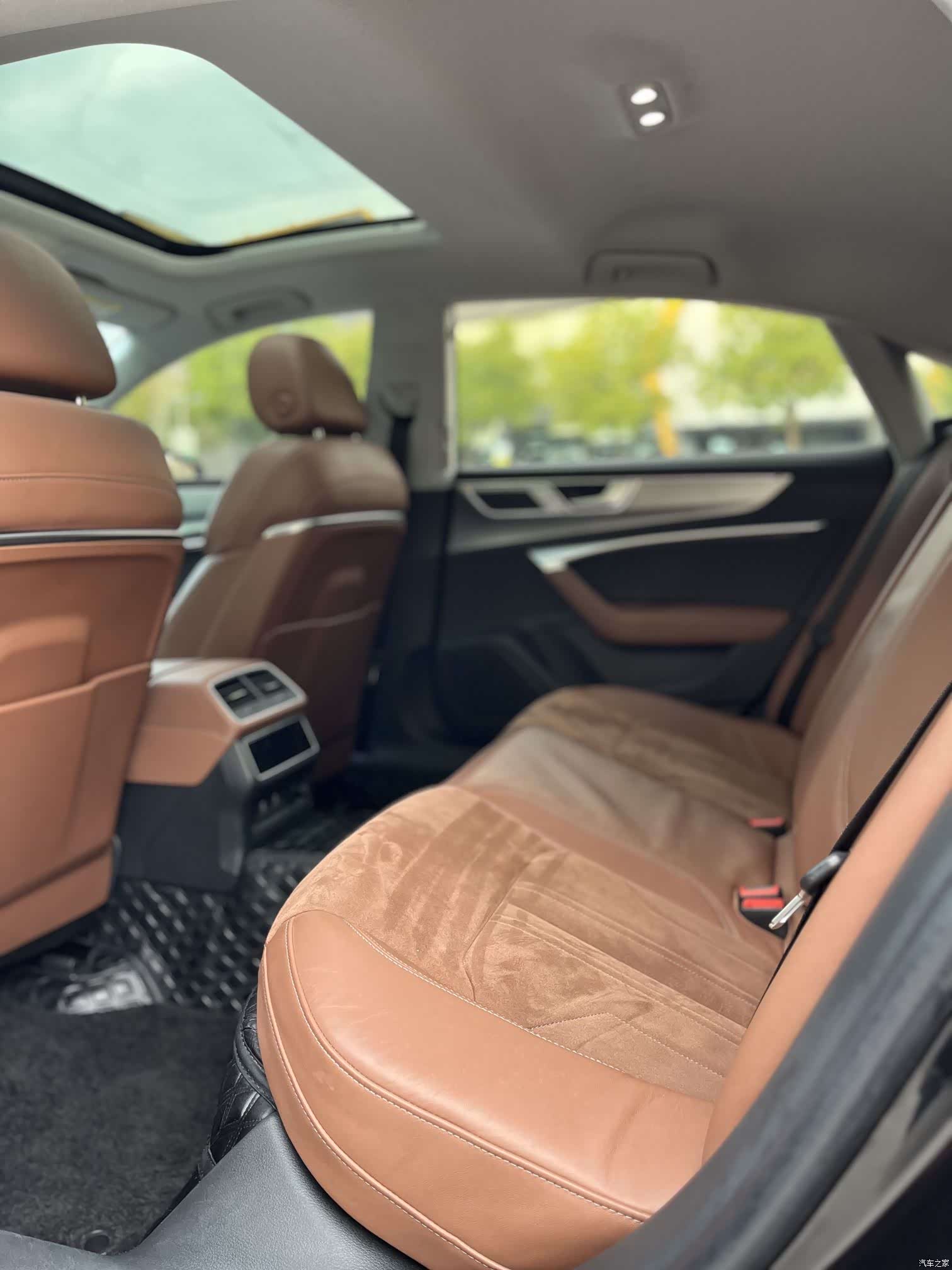 Audi A7L, 2024 15