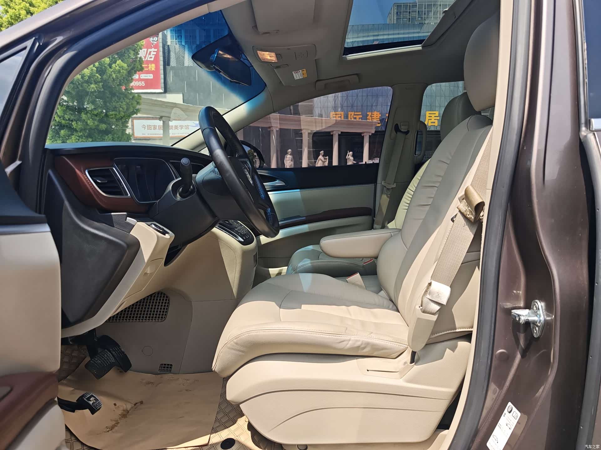 Buick GL8, 2017 4
