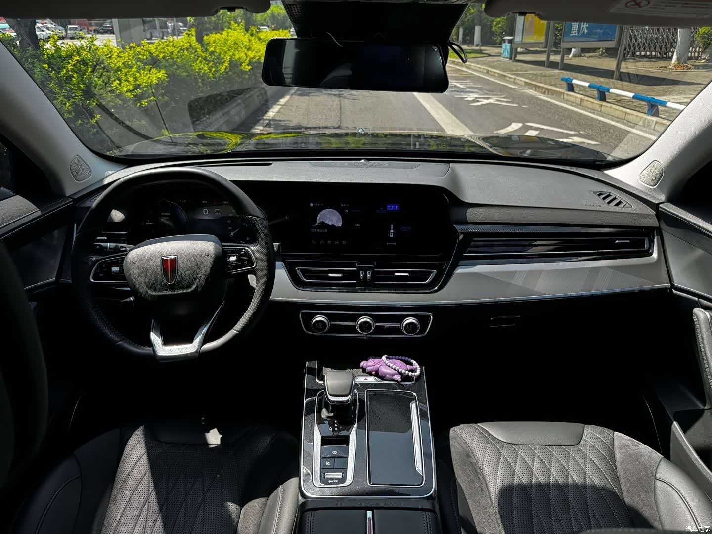 Hongqi HS5, 2024 15