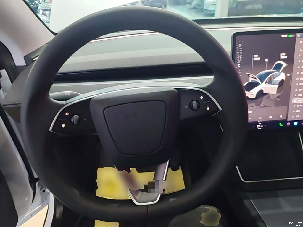 Tesla Model Y, 2026 11