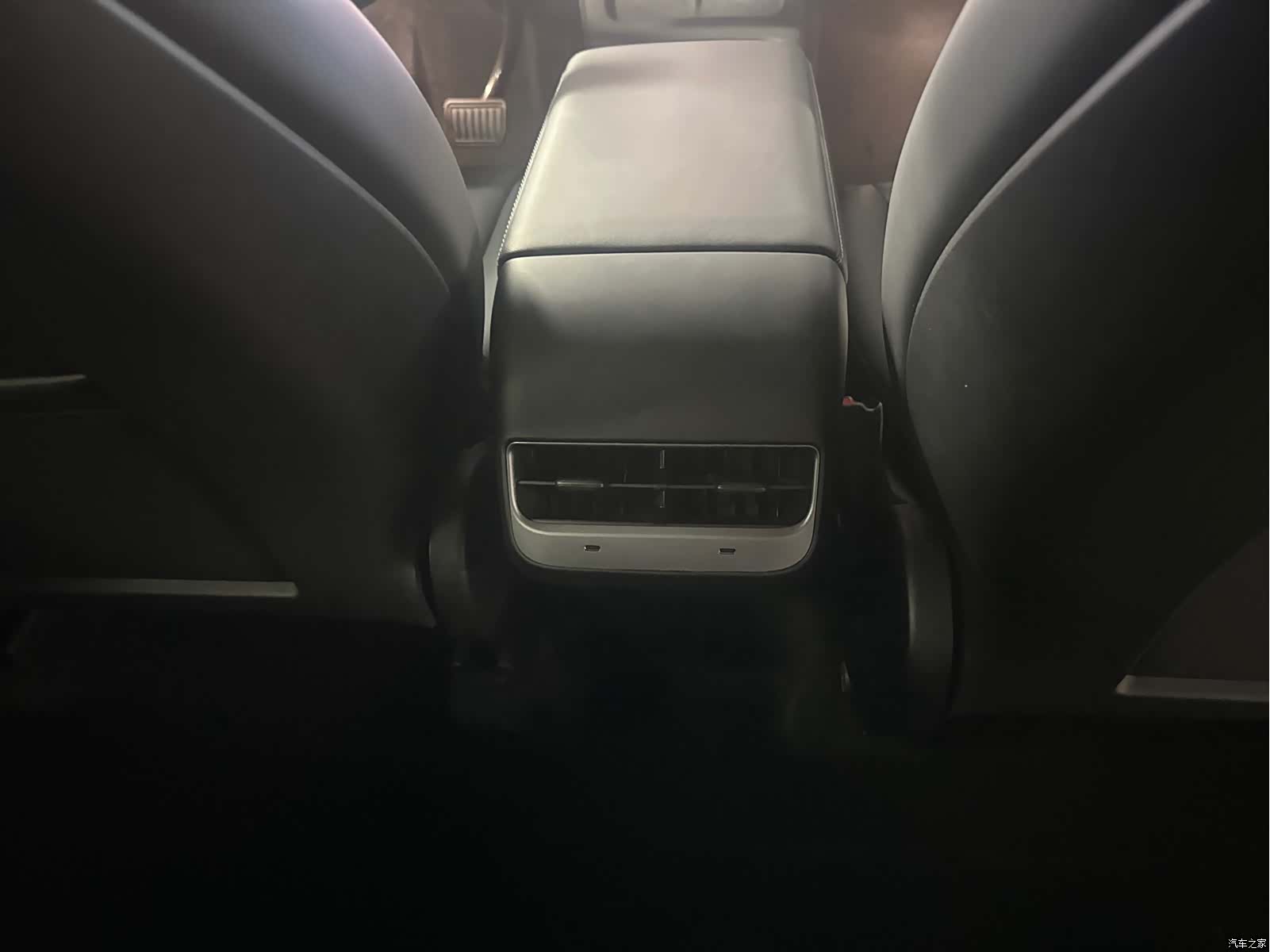 Tesla Model Y, 2023 13