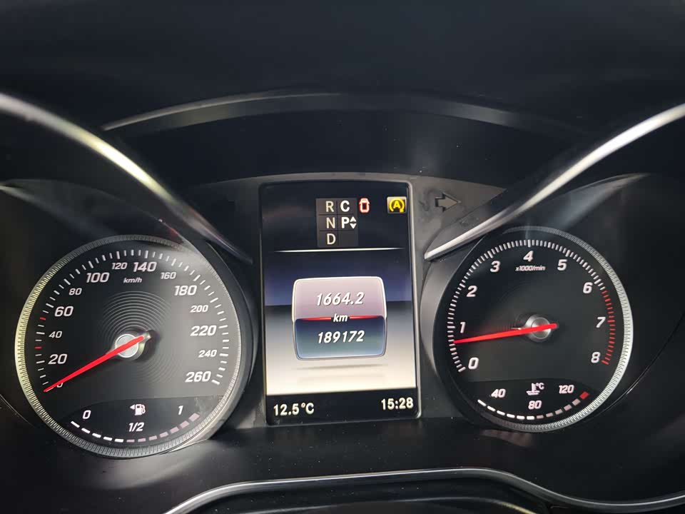 Mercedes-Benz V-class