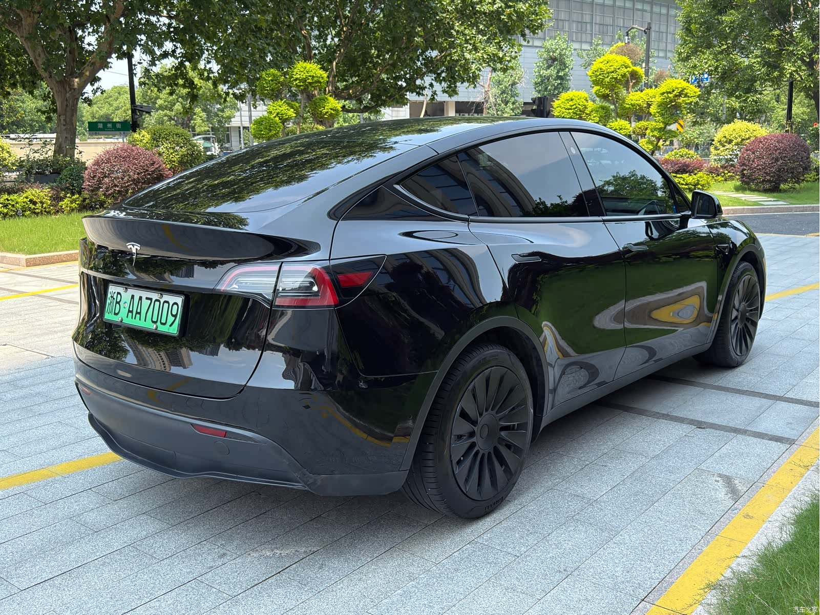 Tesla Model Y, 2023 7