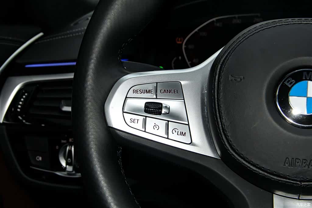 BMW 5 Series, 2023 28