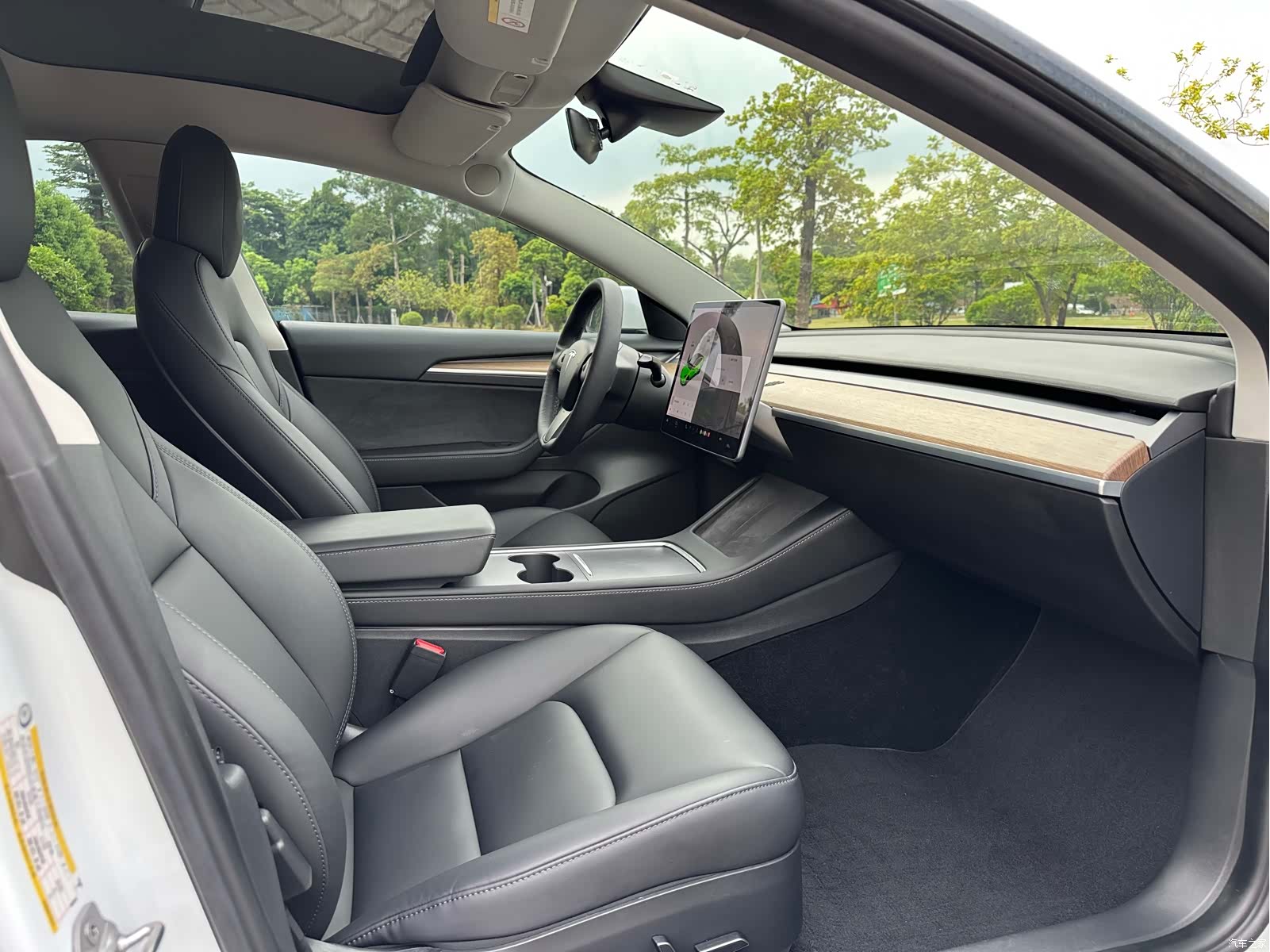 Tesla Model 3, 2021 13