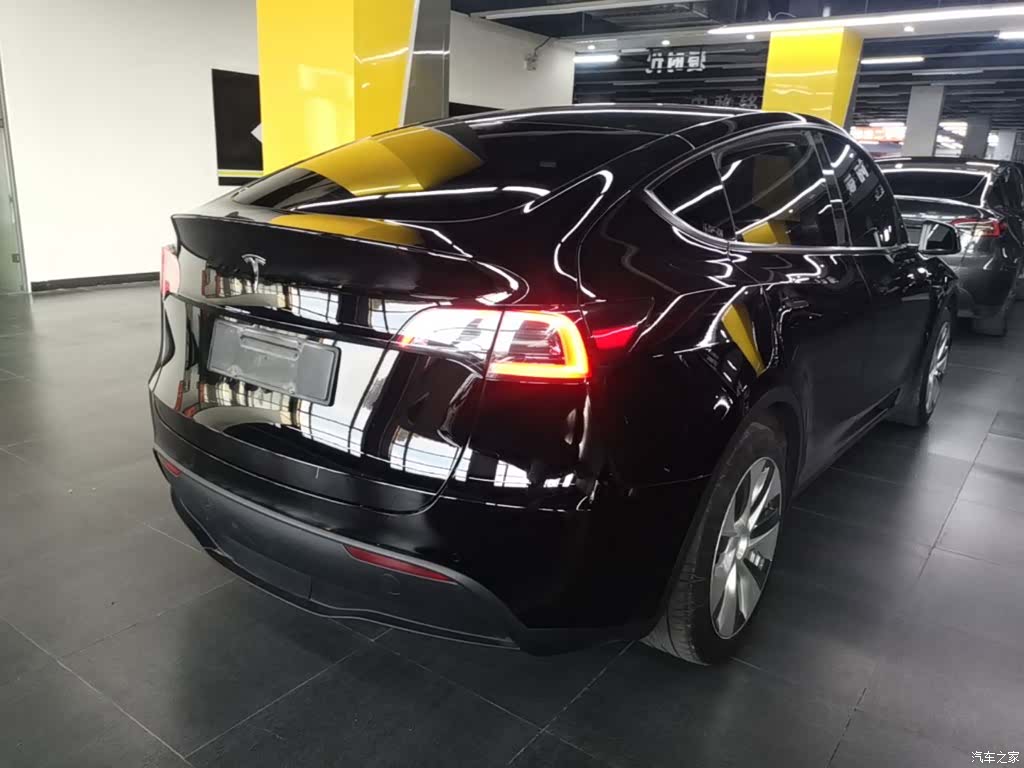 Tesla Model Y, 2022 7