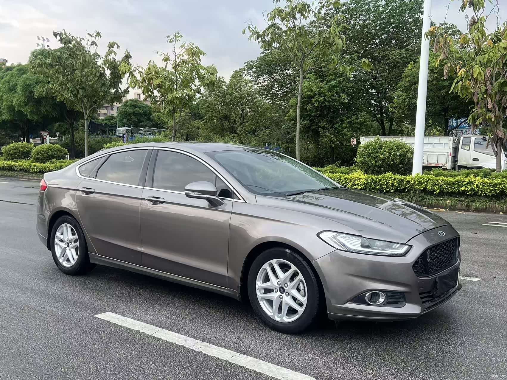 Ford Mondeo, 2015 3