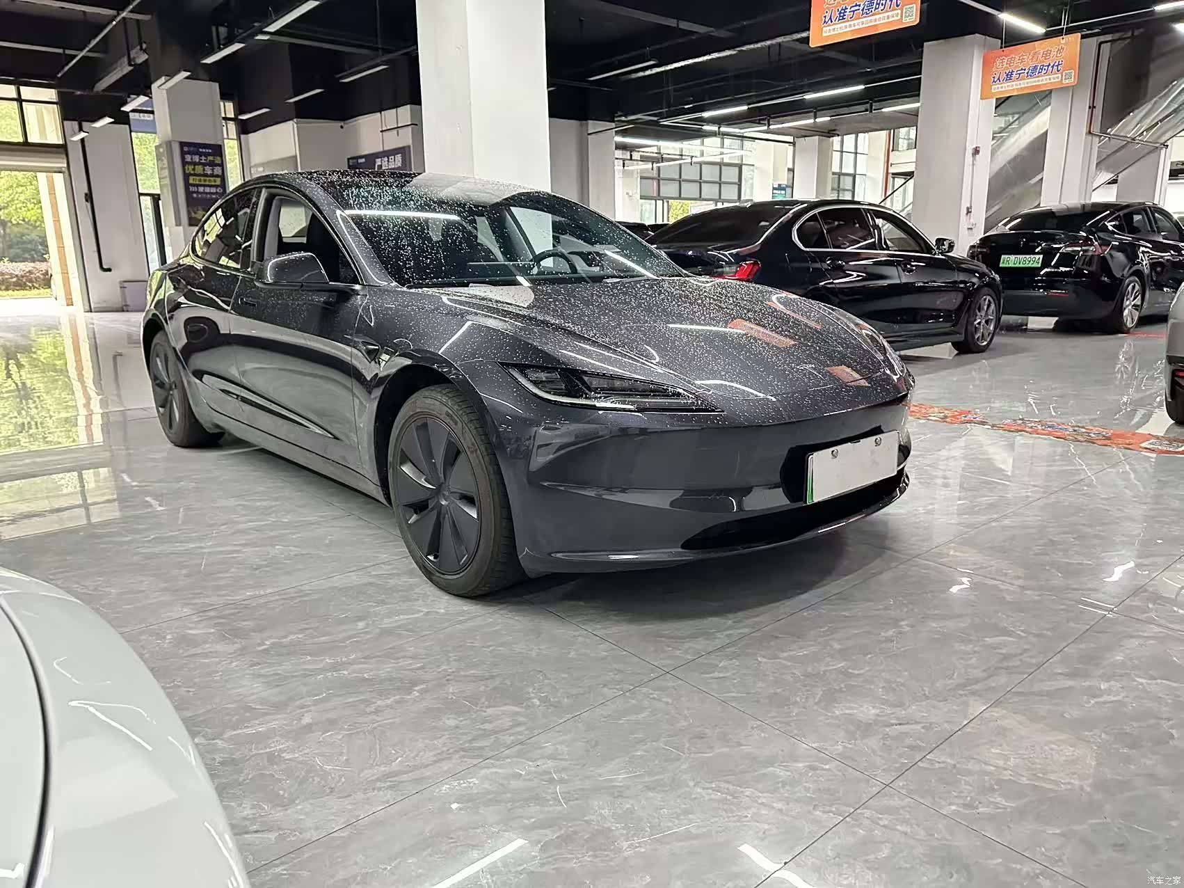 Tesla Model 3, 2025 3