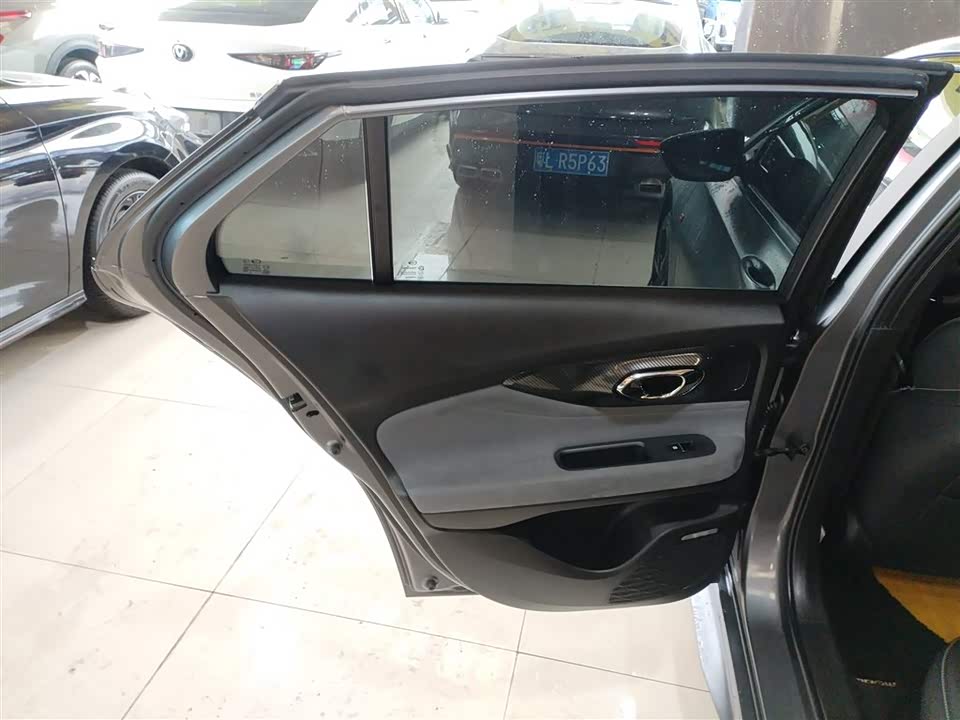 Trumpchi Shadow Leopard