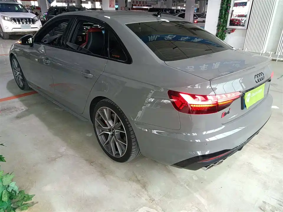 Audi S4